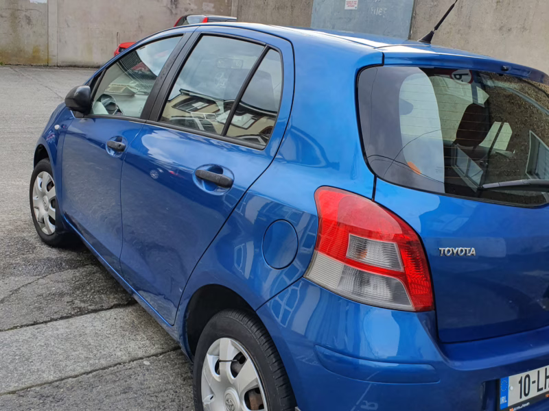 Toyota Yaris 2010 very low mileage 76k km only